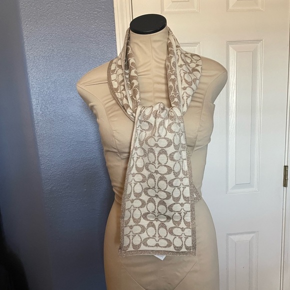 Coach Signature Logo Knit Muffler - Picture 3 of 8